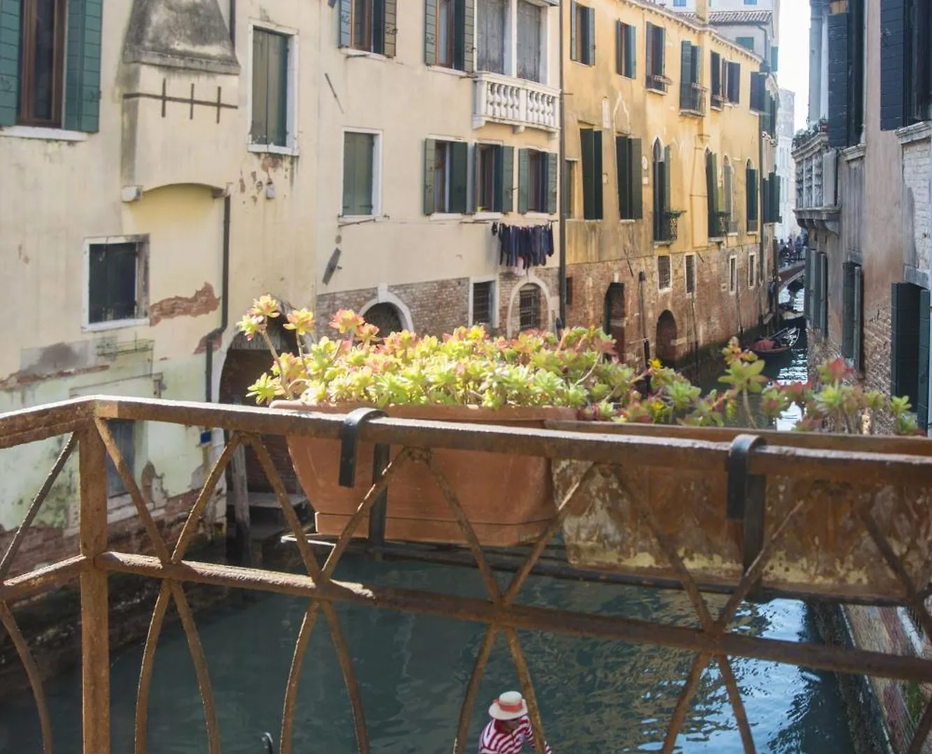 Tre Sestieri Terrace - Canal View 2024 Venezia Affittacamere